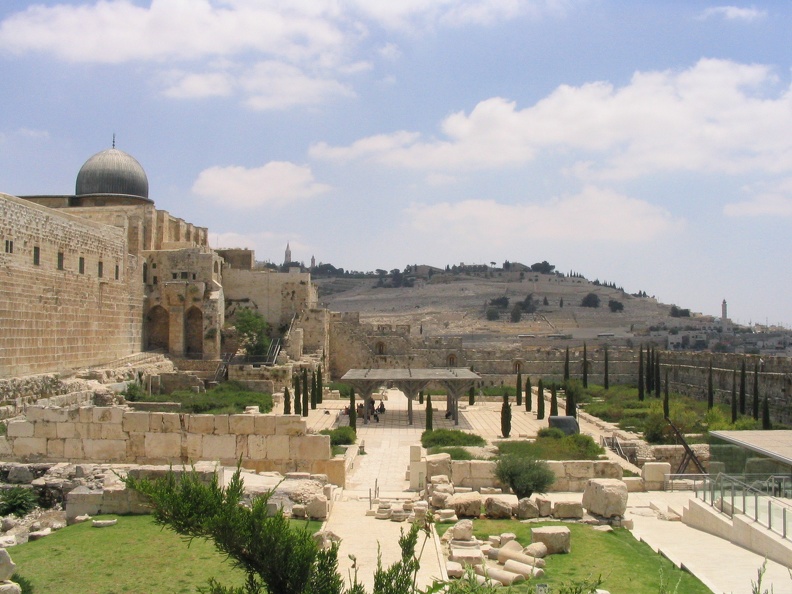 David Garden, Jerusalem
Taken: 9-Jun-2004