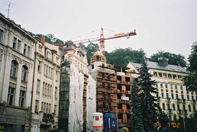 F1040011