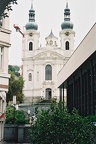 F1040018