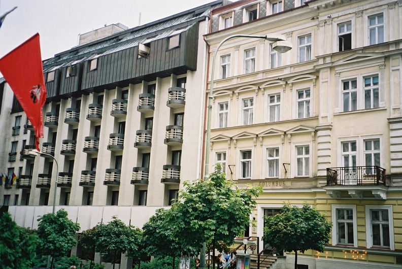 F1040032