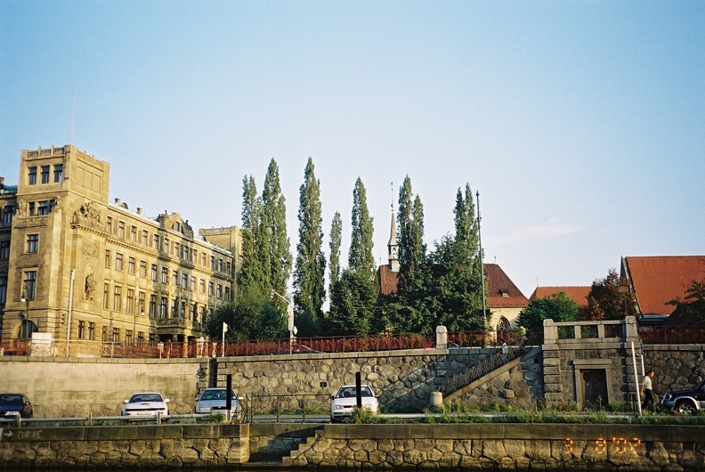 F1070013