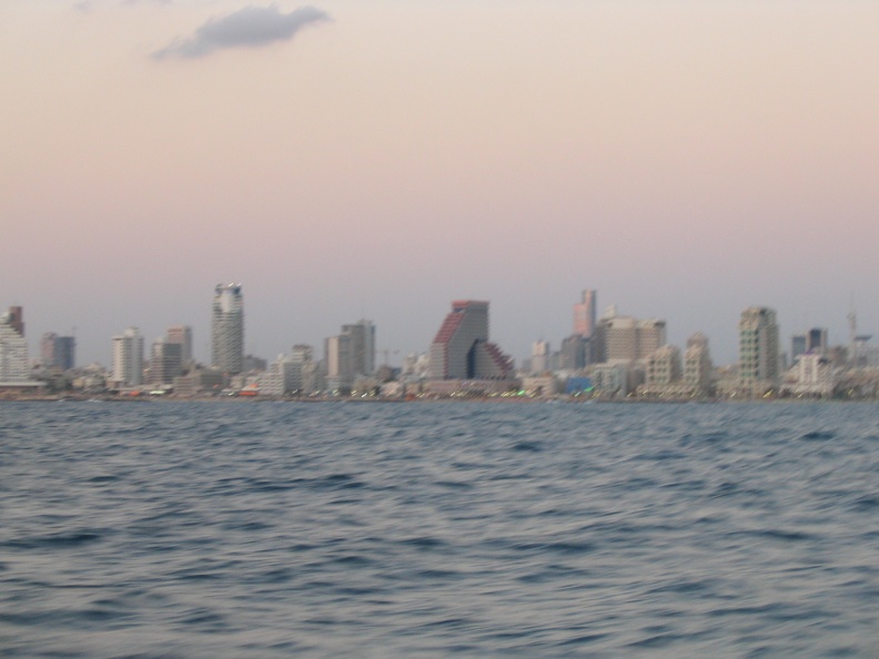 Tel-Aviv Evening
Taken: 20-Jul-2004