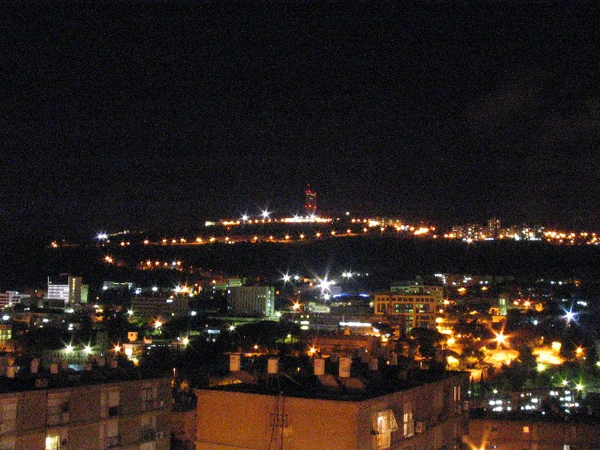 Haifa at Night
Taken: 08-Oct-2004