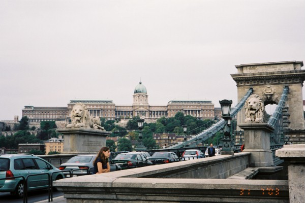 F1000012