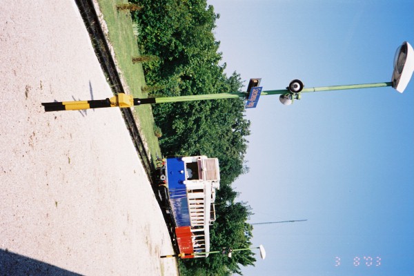 F1020023
