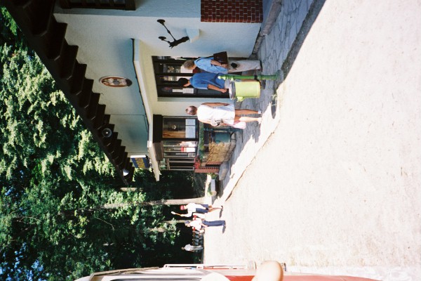 F1020027