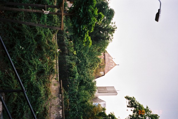 F1030018